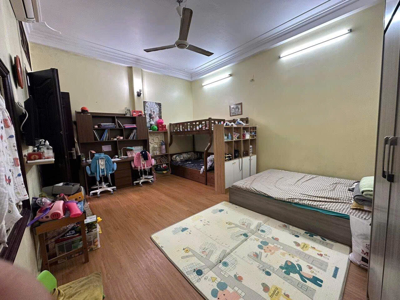 SIÊU HIẾM BÁN NHÀ MẶT PHỐ HÀNG VẢI  PHỐ CỔ HOÀN KIẾM  VỊ TRÍ KINH DOANH VÀNG.DIỆN TÍCH: 83.7M² x 2 TẦNG 
GIÁ: 48 TỶ.CÓTL