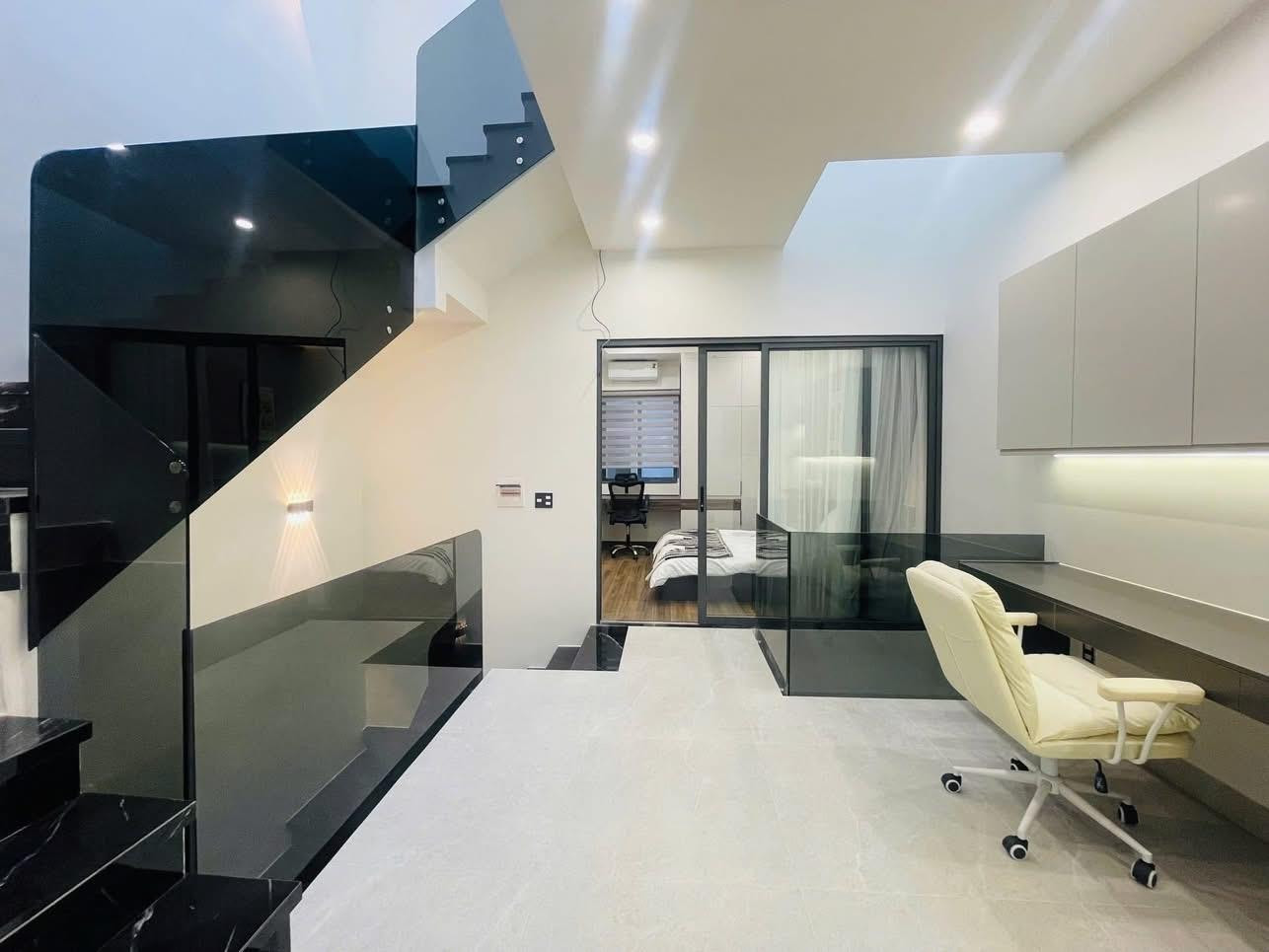 **Bán nhà HXH đường Hậu Giang, phường 4 Tân Bình, (4,5*20), sân bay TSN