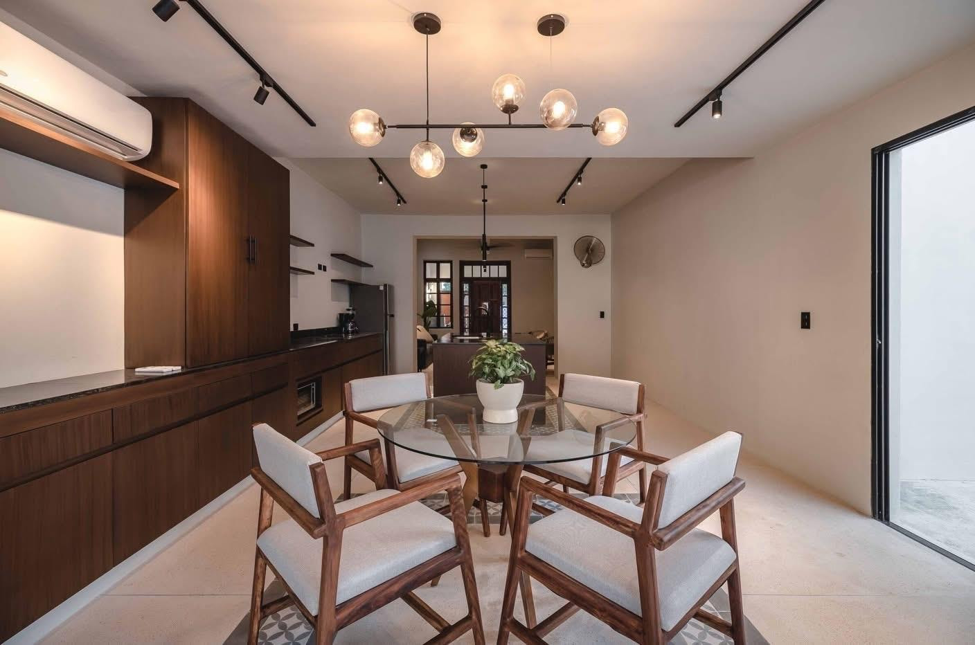 **Bán nhà HXH đường Hậu Giang, phường 4 Tân Bình, (93m2), sân bay TSN