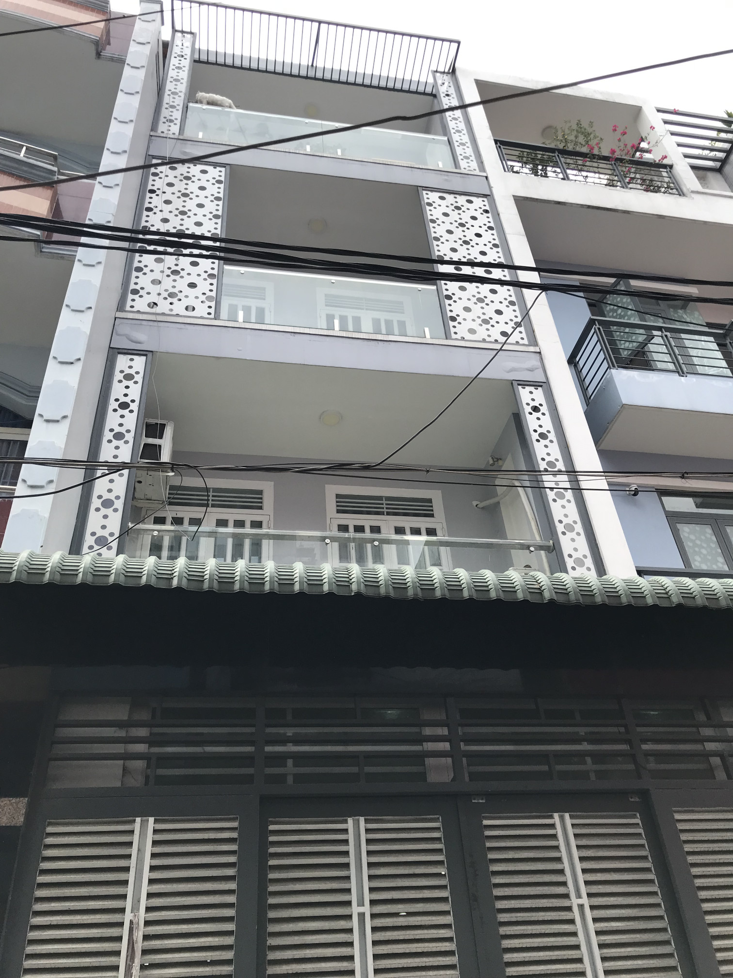 Bán nhà quận 6 - Sát mặt tiền hậu giang vài bước chân - Nhà mới ở ngay 9.3 tỷ