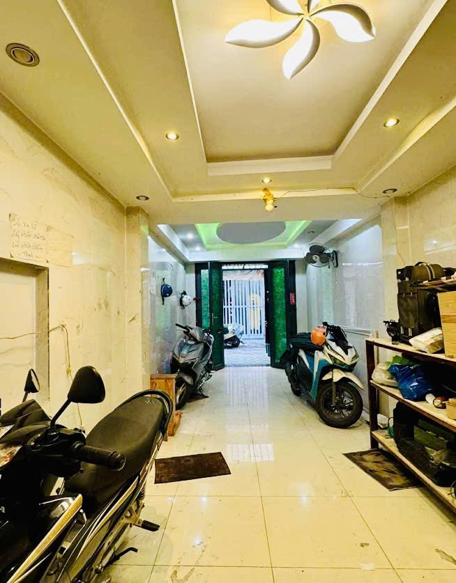 Hậu Giang Q6-Nhà 4 Tầng-Đẹp Ở Ngay-DT 64m2-Chỉ Nhỉnh 5 Tỏi (TL)