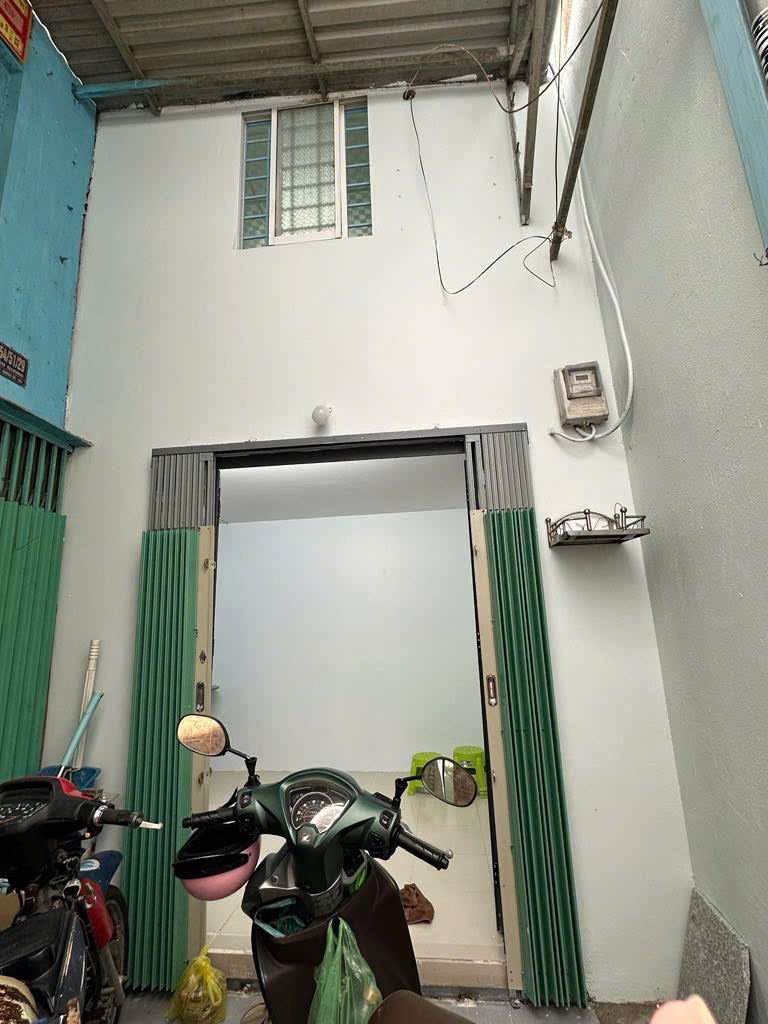 BÁN NHÀ HẬU GIANG Q.6 - 2 TẦNG - HẺM XE HƠI ĐẾN TẬN NHÀ -  GIÁ SIÊU RẺ 2.7 TỶ