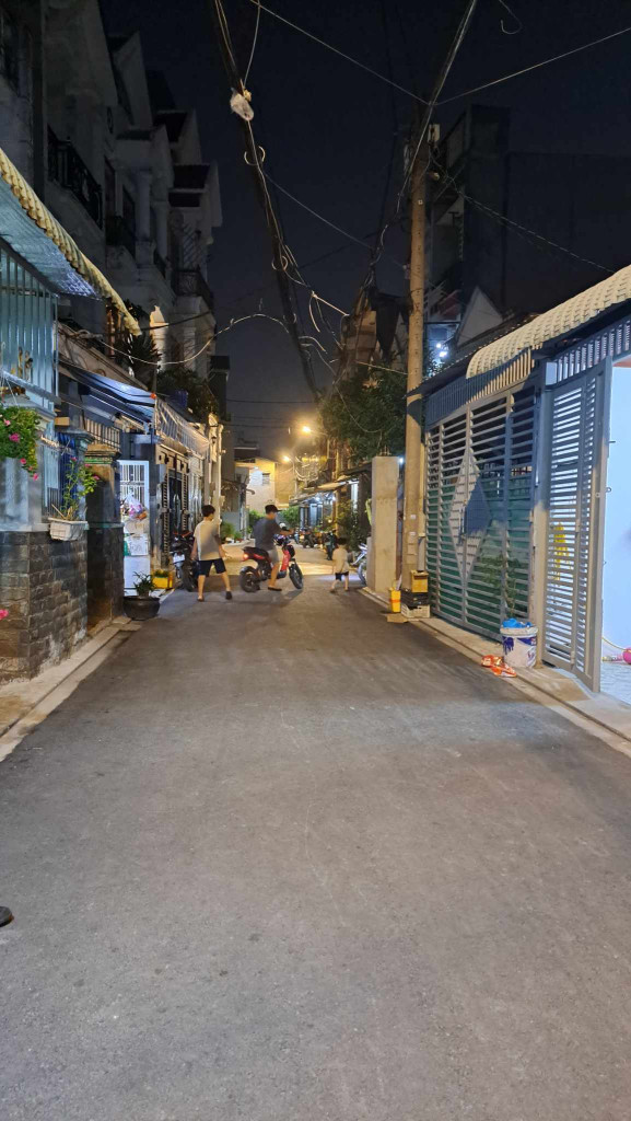 🔥🔥HÀNG HIẾM GIỮA LÒNG QUẬN 12 – NHÀ ĐẸP 2 TẦNG – NGANG KHỦNG 8M – HẺM NHỰA XE HƠI QUAY ĐẦU – CHỈ 4,1 TỶ