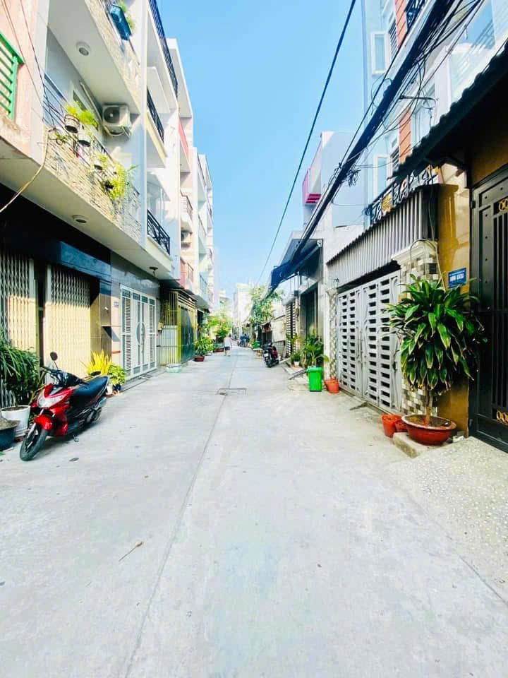 Nhà 4 Tầng - TÂN HÒA ĐÔNG - Hẻm 5m - Chỉ 5.5TỶ