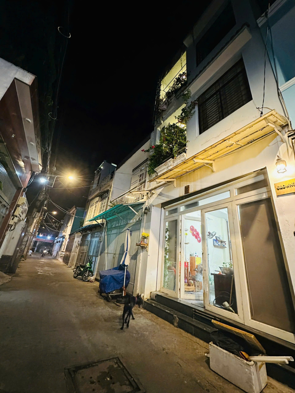 Hạ nốt 4 tỷ 9, mời môi giới 3% đường thông 5m xe hơi, kế siêu thị Emart 700m, hồ bơi 350m, công viên 200m, nhà xây kiên cố