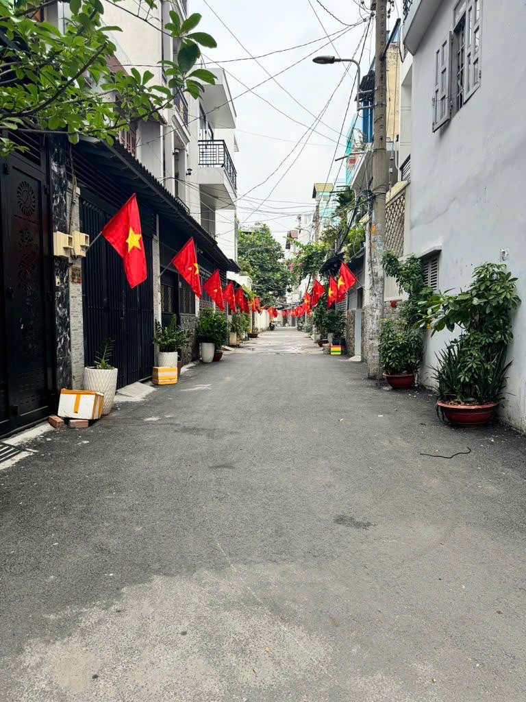 Bán nhà Sát mặt tiền,60m2, 4x15, 2 tầng,Nguyễn Tư Giản,hàng xóm Tân Bình,chỉ 6tỷ vào ở ngay