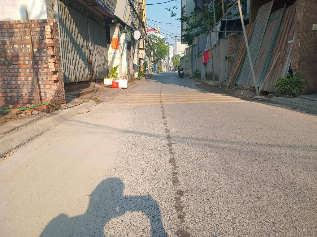 BÁN ĐẤT NGÕ CHỢ NGỌC THỤY 50M X 4,1M OTO TRÁNH, GIÁ 6,X TỶ CÓ TL. LH 0936123469