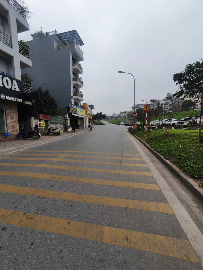 NHÀ ĐEP MẶT PHỐ Ô TO CHÁNH Ngọc Thụy-Long Biên  86m2,X  5 tầng, MT  3.5m, 29.9 tỷ.