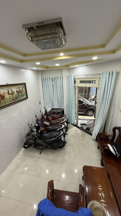 **Bán nhà mặt tiền Tân Bình; MT Phan Văn Sửu, P13, Tân Bình; 10,8 tỷ