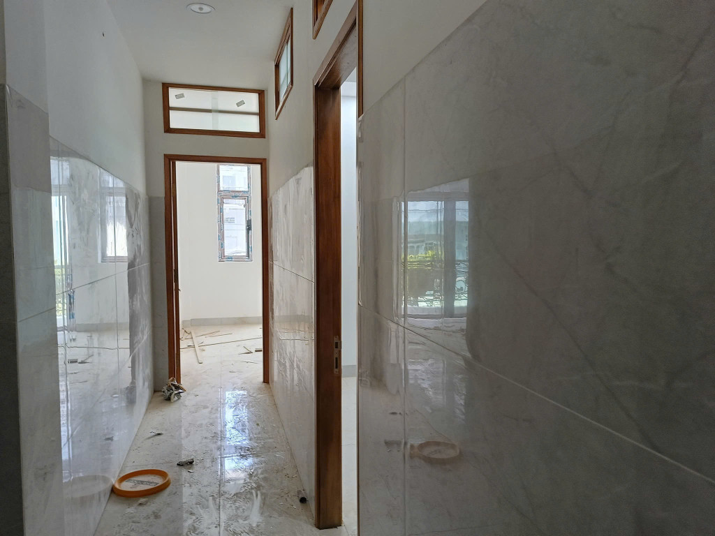 Bán nhà HXH Lê Trọng Tấn - Gần Cầu Bưng, 5x20m, 5 Tầng - thang máy, 10PN, 10,5 tỷ.