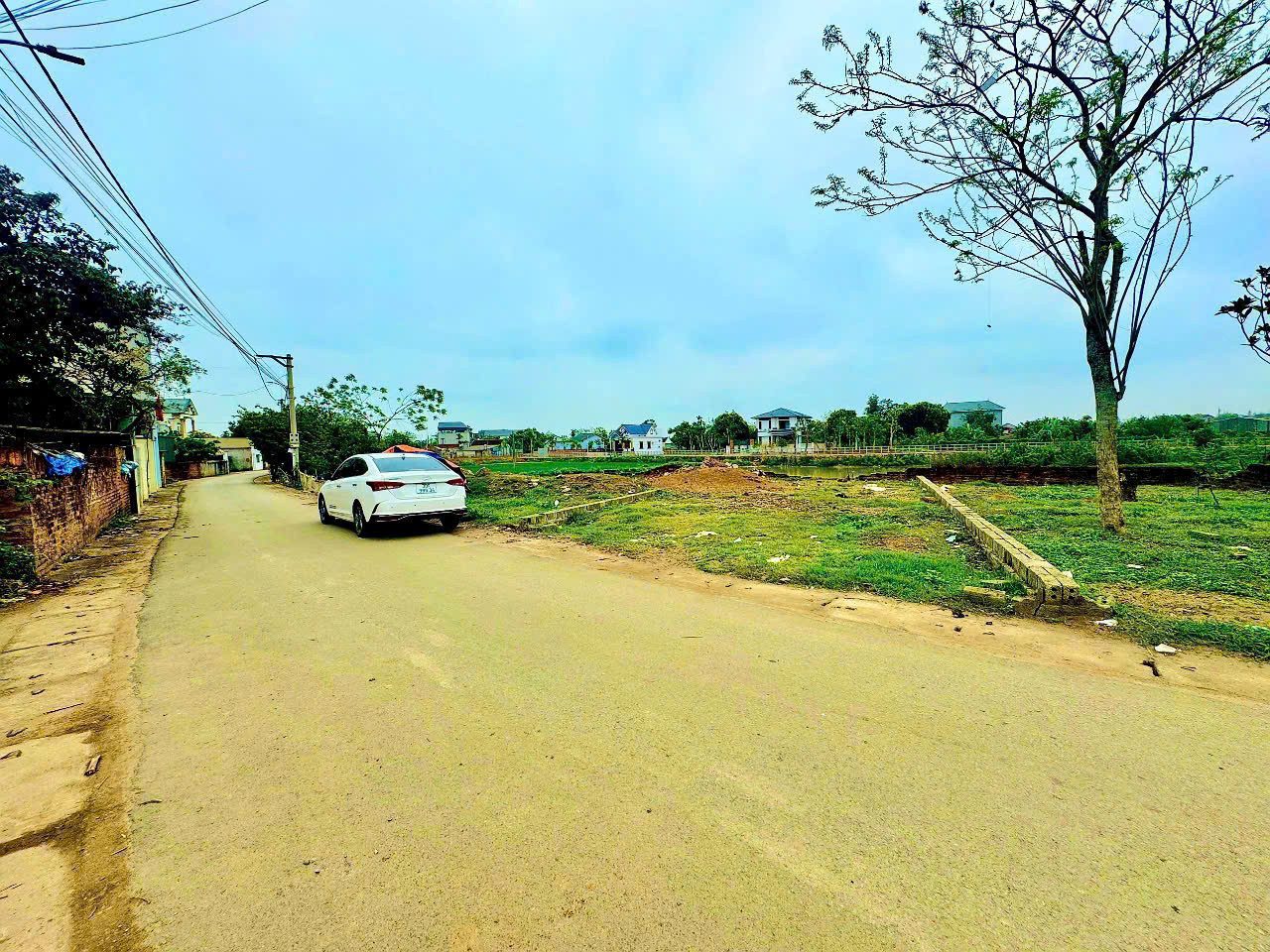 BÁN  ĐẤT TRỤC CHÍNH THÔN 2 PHÚ CÁT – VIEW HỒ CỰC HIẾM