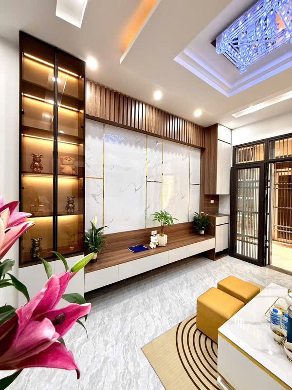 Nhà mới long lanh tại Mễ Trì – Gần Cầu Giấy, chủ thiện chí bán Nhỉnh 6 Tỷ LH O972 078 667