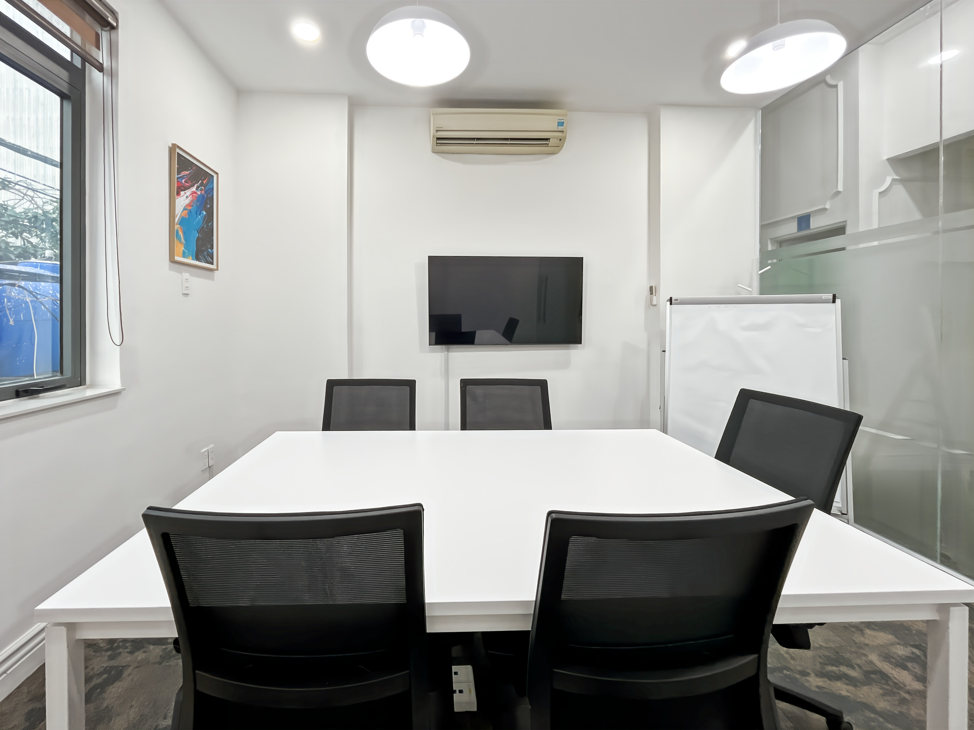 Không gian văn phòng được thiết kế chỉn chu đến từng chi tiết tại HQ An Nam Khánh dành cho 4 người.