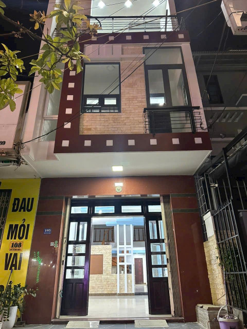 Bán Căn Nhà 3 tầng 3 mê đúc 105 đường Hồ Tùng Mậu, Hòa Minh, Liên Chiểu,  Đà Nẵng.