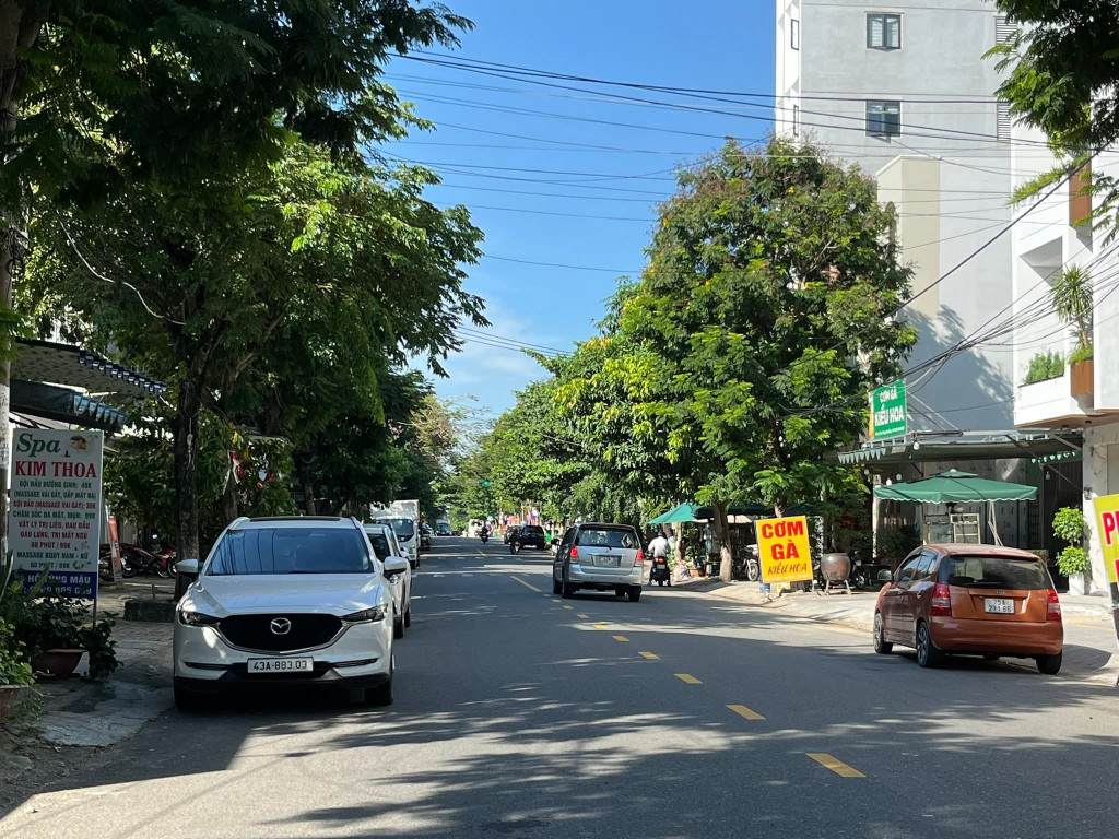 Bán đất và nhà đường Hồ Tùng Mậu, cách Biển 100m