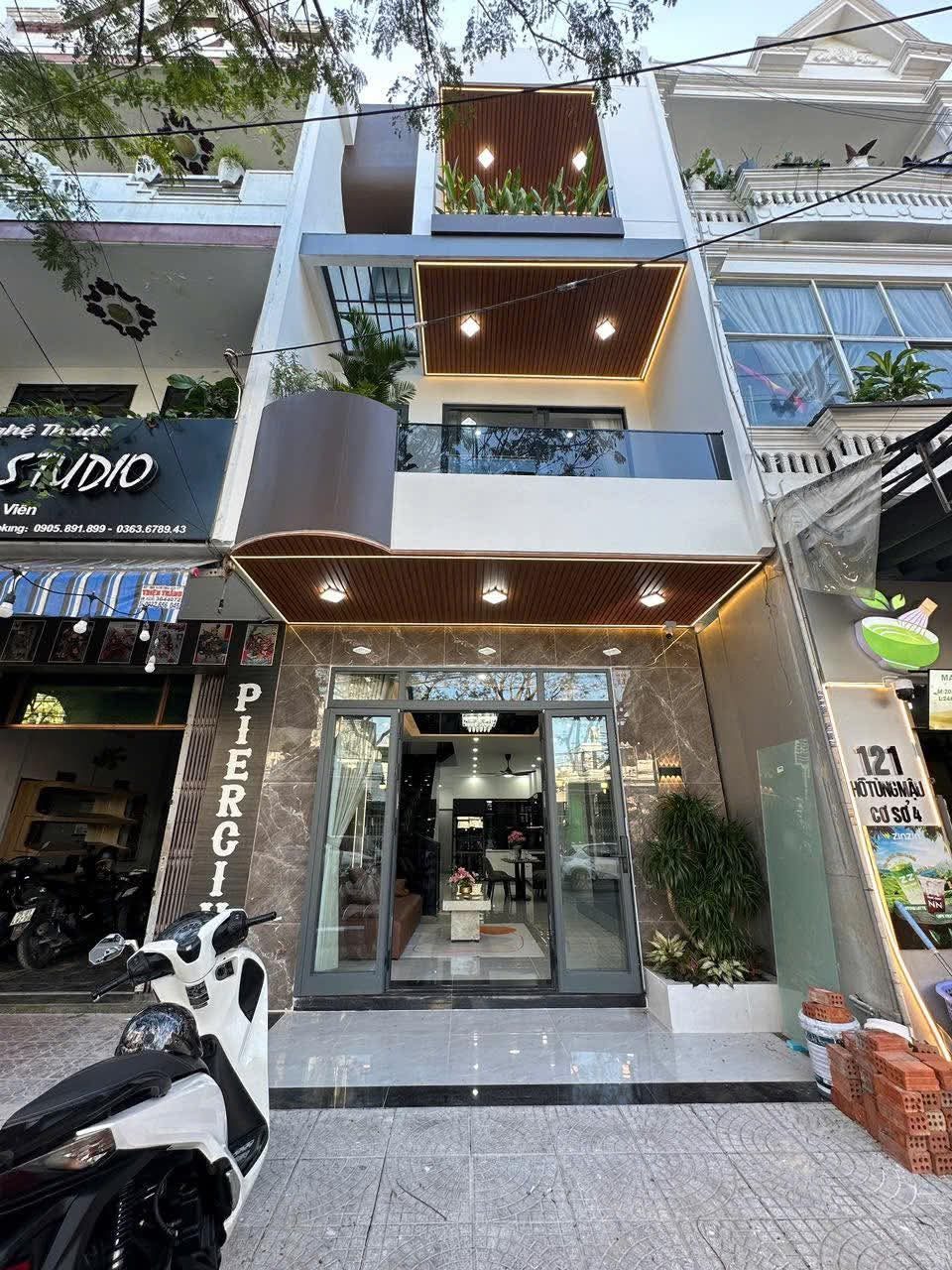 Bán nhà phố 3 Tầng kinh doanh Hồ Tùng Mậu, trục thông Biển