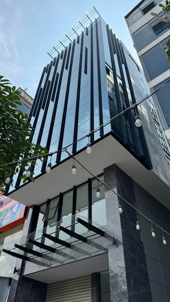TÒA VIP-Bán nhà Lô Góc-Mặt Phố Quận Cầu Giấy 60/80m, 8T Thang máy, MT 6m 51 Tỷ