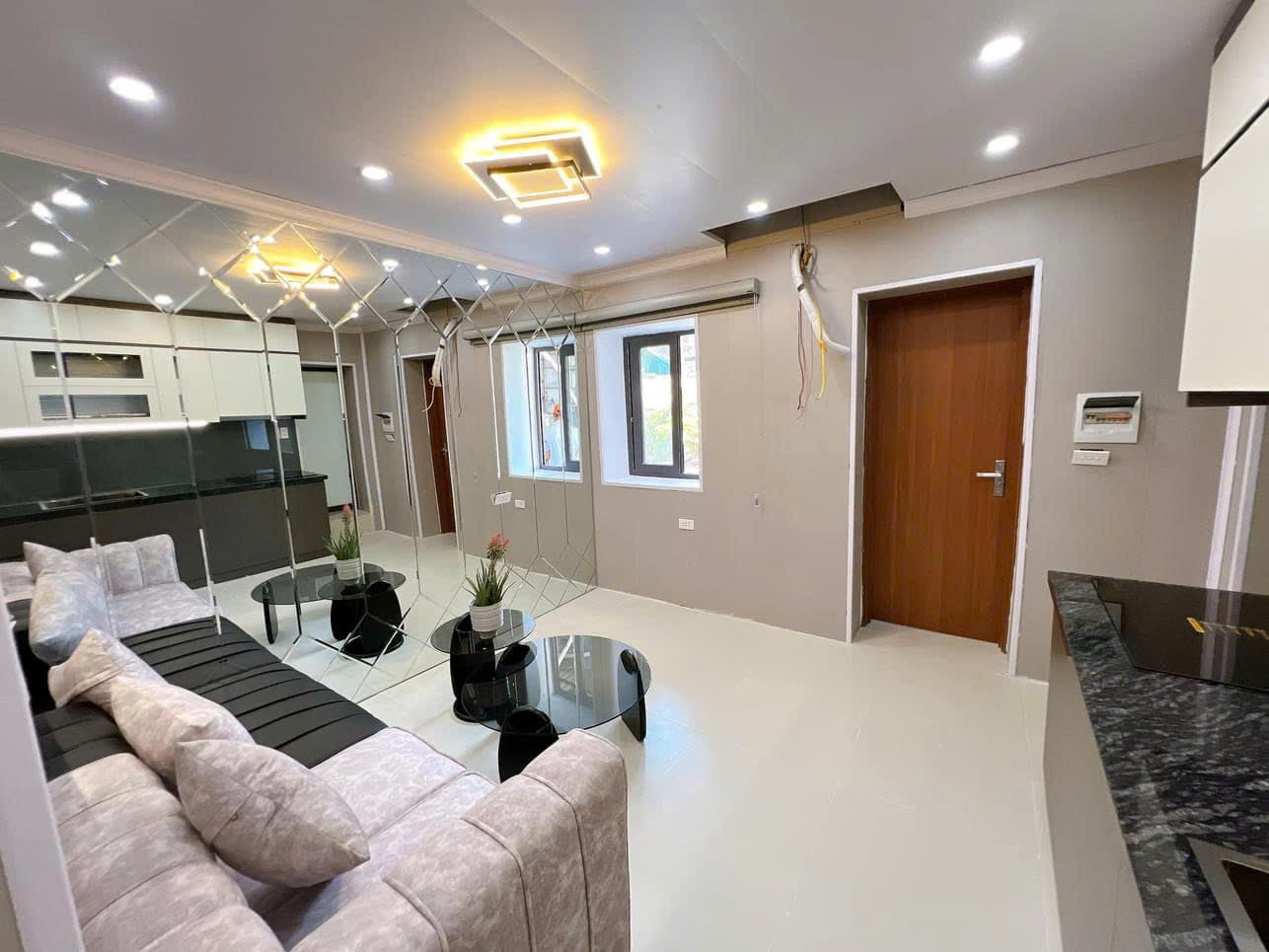 B2 Tập Thể Văn Chương 17/50m2 T2 2.45 tỷ Đống Đa

NHÀ ĐẸP Ở LUÔN - Ô TÔ ĐỖ CẦU THANG - LÔ GÓC 2 NGỦ RIÊNG BIỆT - FULL NỘI THẤT - 2 MẶT THOÁNG  - TIỆN ÍCH BẠT NGÀN - VỀ Ở LUÔN.