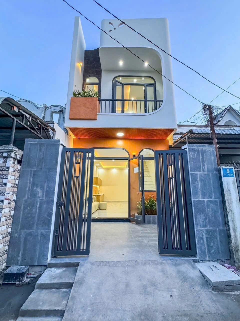 Bán Nhà 1 Lầu 3PN 3WC - Có Sân Trước - Sổ Hồng Riêng - 100m2 - TDM - Bình Dương