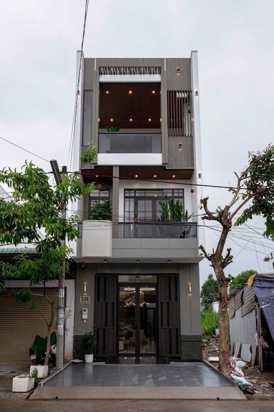 NHÀ PHỐ TRUNG TÂM THÀNH PHỐ THỦ DẦU MỘT BÌNH DƯƠNG CHỈ 2TỶ550