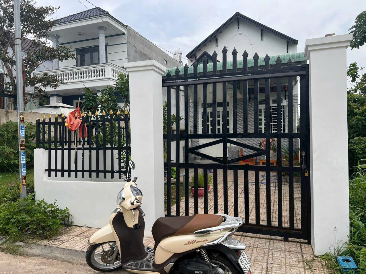 Nhà cấp 4 đẹp Tương Bình Hiệp-TP.TDM nhựa oto né nhau 1/Hồ Văn Cống gần trường chợ bệnh viện vị trí đẹp dân đông giá tốt