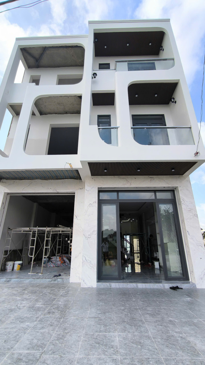 Siêu phẩm 2 lầu Tương Bình Hiệp – đẹp hơn hình, giá mềm hơn tưởng tượng!