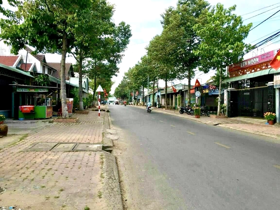 Mt bán đất tặng kèm nhà cấp 4 Mt kinh doanh Hồ Văn Cống-Tương Bình Hiệp (phường Chánh Hiệp-TP.HCM) ngay ngã 3 Sở Gà vị trí đẹp