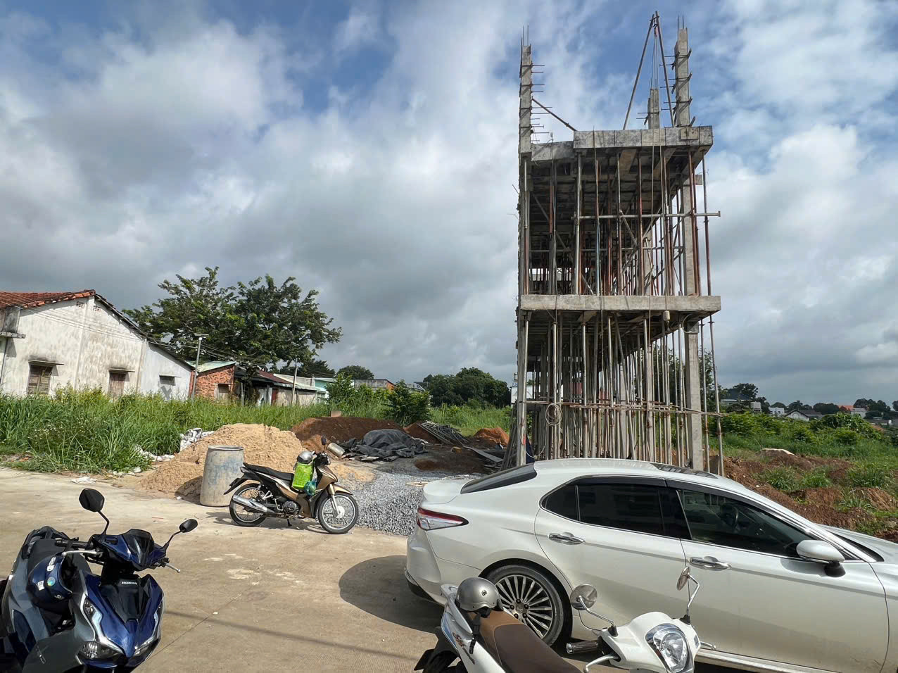Cần bán gấp lô đất SHR - 120 m2 - P.Chánh Hiệp - TPHCM - TDM cũ