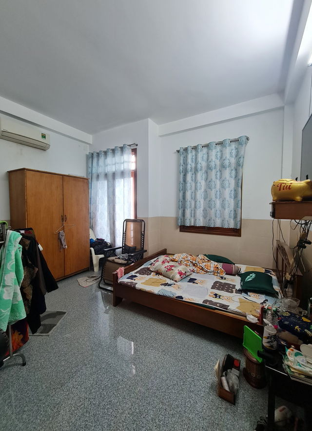 chủ hạ giá 400tr cần bán nhanh nhà hẻm xe hơi hồ văn long 4 tầng ngang 4.4m