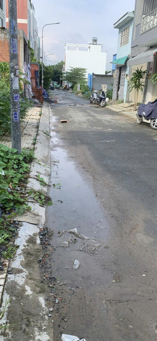 ĐẤT ĐẸP - VUÔNG VỨC - KHU PHÂN LÔ - KHÔNG LỘ GIỚI - KHU XÂY DỰNG 5 TẦNG - CẠNH TRƯỜNG HỌC