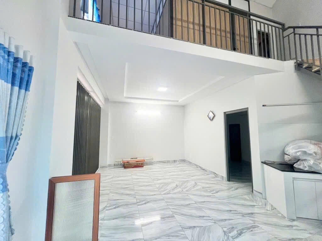 Bán nhà 2 tầng 51m2 - Hồ Văn Long, sát chung cư Lê Thành - đường nhựa 8m - giá hơn 3 tỷ