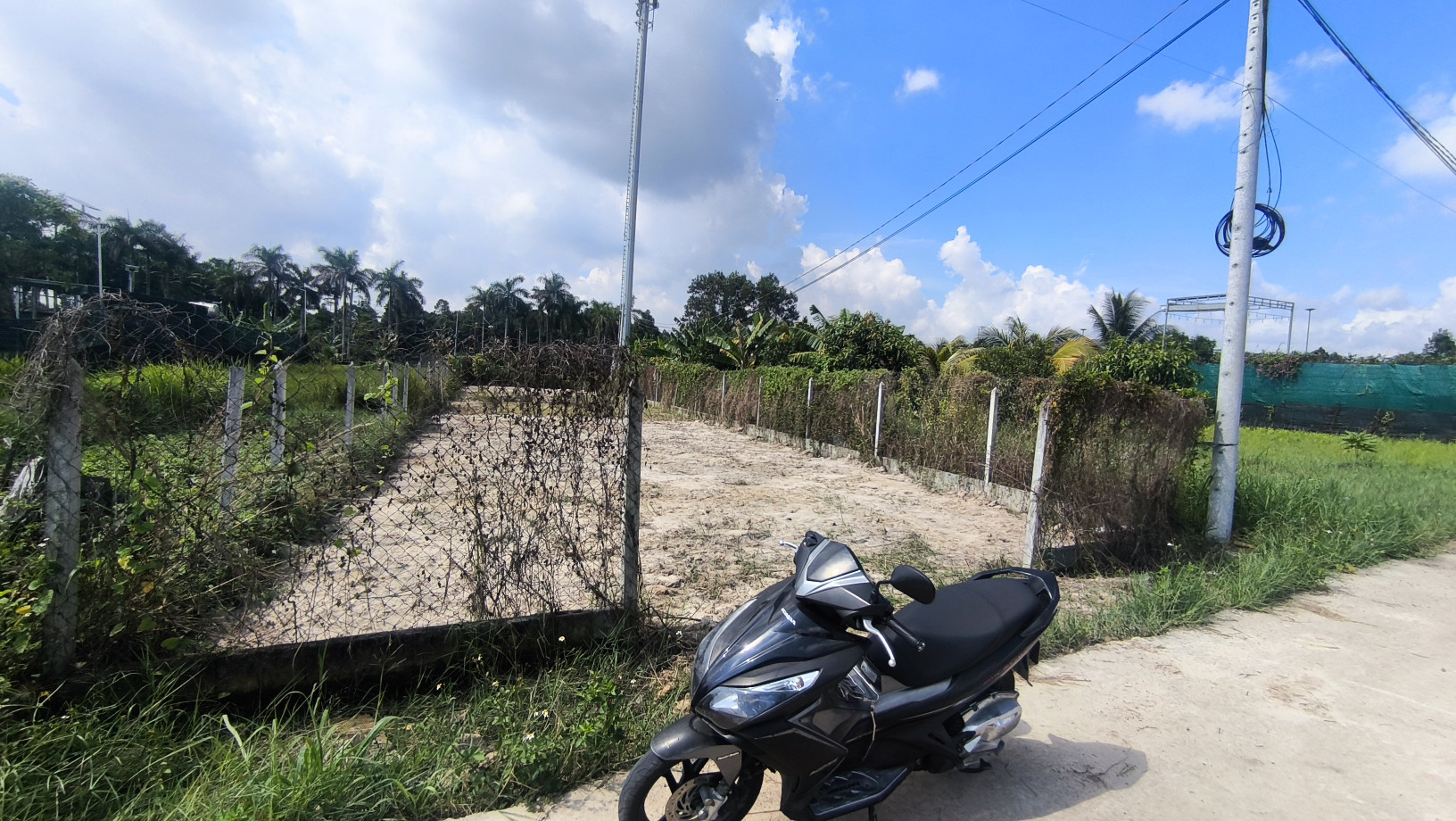 Chủ kẹt cần bán lô đất vườn QH khu dân cư DT 500m2 giá đầu tư
