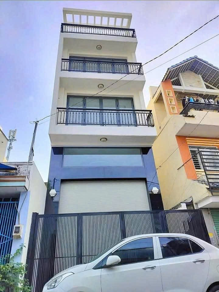 HOÀ BÌNH - Q.11 - ĐỐI DIỆN ĐẦM SEN - 5 TẦNG - DT 5.2X13M - XE HƠI NGỦ TRONG NHÀ - VIEW PHÁO HOA ĐẦM SEN PARK - GIÁ 10,5 TỶ