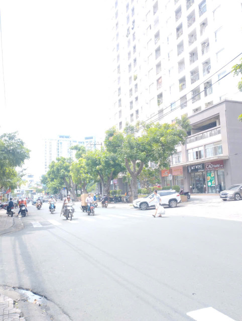 Hiếm Views Tô Hiệu - Hòa Bình 52m2  - 5 tầng mới - HXH 6m THông