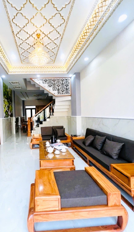 Nhà đẹp MTKD Hòa Bình, Tân Phú, 4x20, 4 tầng, sát chợ, nhỉnh 10.x tỷ