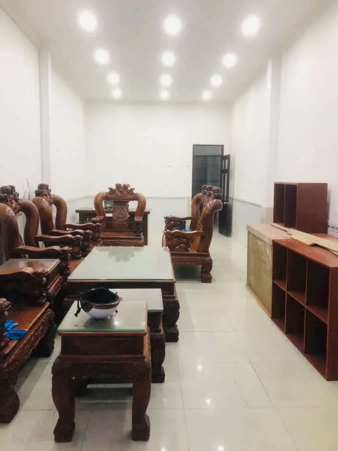 Nhà vào ở ngay, HXH Hòa Bình, 60m2, 4x15m, giá cực tốt!