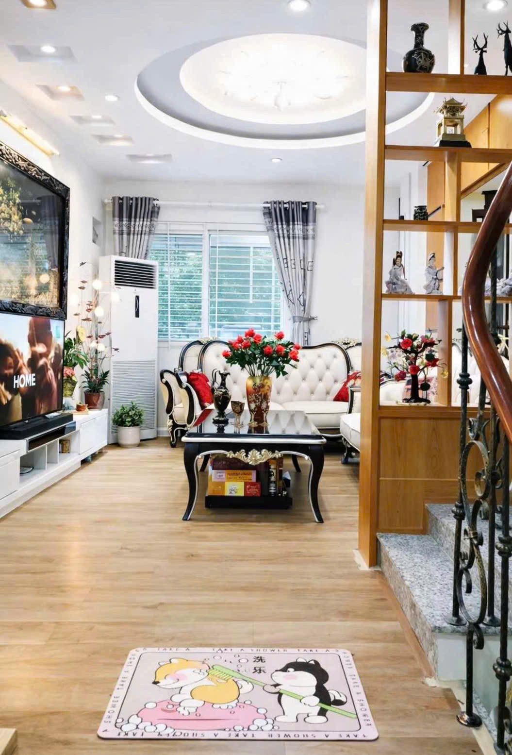 NGÕ HÒA BÌNH – DIỆN TÍCH 41M – NHÀ 3T – MT 4M – SÂN RỘNG – GIÁ CHỈ – 8.5 TỶ