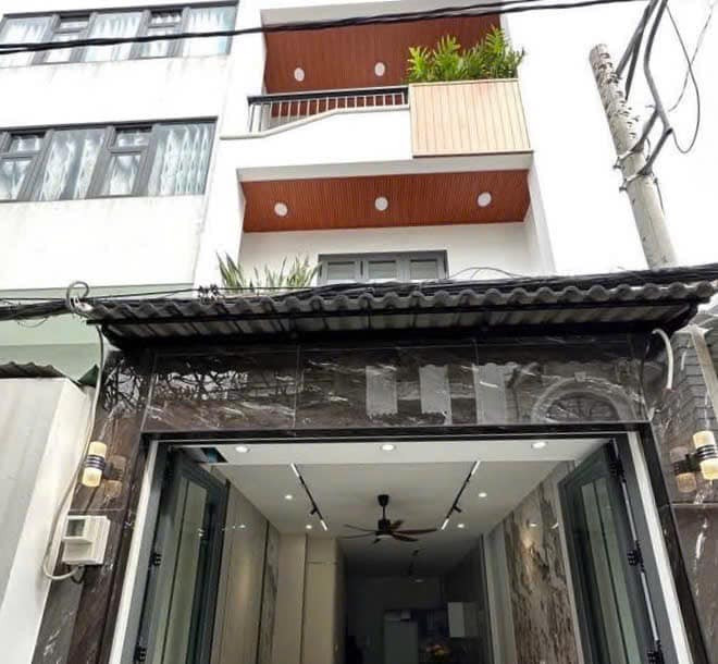 Bán nhà riêng tại Hòa Hưng, 2,15 tỷ/ 39 m2, 4PN, 4WC, 3 tầng, TP.HCM