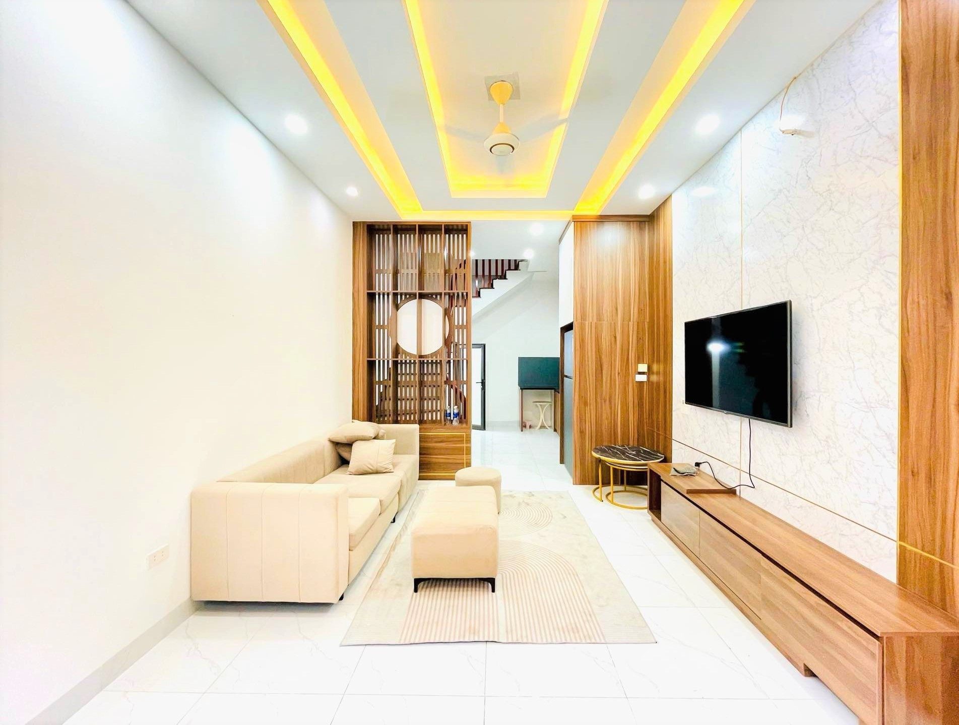 BÁN NHÀ HOA LÂM, VIỆT HƯNG - NHÀ MỚI, FULL NỘI THẤT - LÔ GÓC - Ô TÔ ĐỖ NGAY GẦN CỬA
