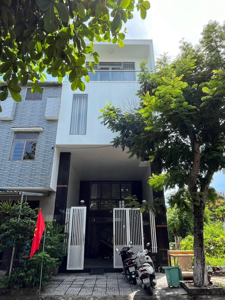 Bán nhà Hoà Minh 11, gần Biển Nguyễn Tất Thành, 3.5 Tầng 3 phòng ngủ - Giá 5.75 Tỷ