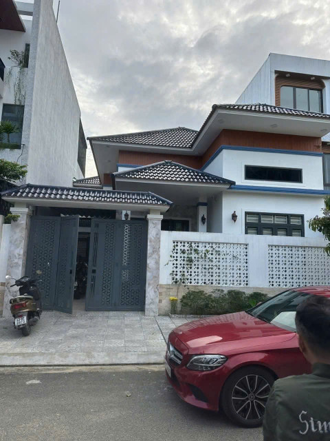 Bán đất tặng nhà Biệt thự đường Hoà Minh 19.