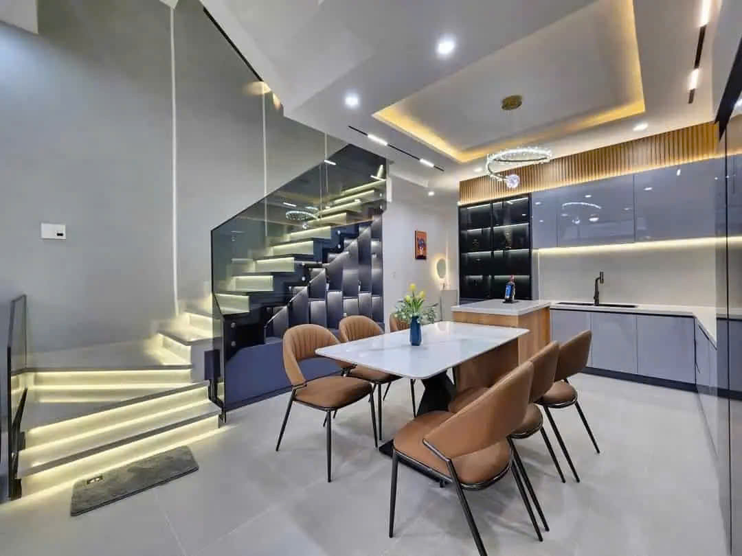 CHÍNH CHỦ BÁN NHÀ PHỐ 3 TẦNG 76M² MT HOÀNG ANH, PHƯỜNG 4, TÂN AN, SHR, CHỈ 2 TỶ 1