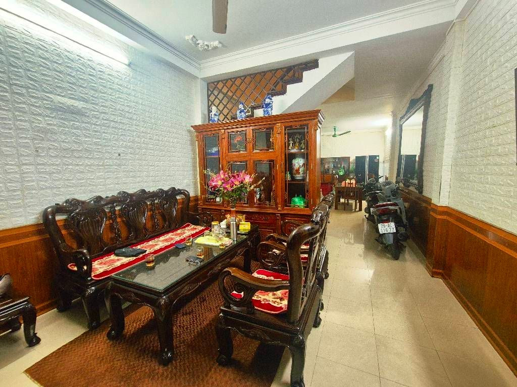 Bán nhà 59m² full thổ cư ngang 4m giá 19.2 tỷ tại Đường Hoàng Cầu Phường Đống Đa