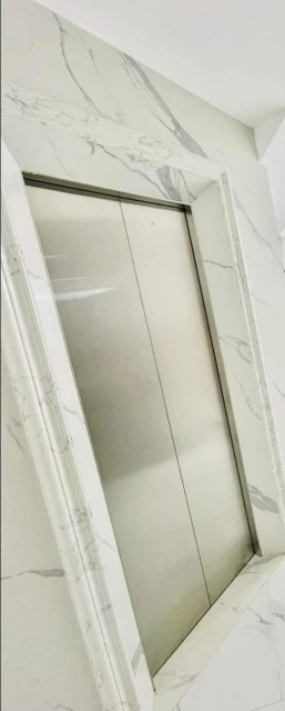 Cho thuê nhà mới, lô góc , thang máy,vỉa hè, 118m2- 4T, Hoàng Cầu_45 Tr
