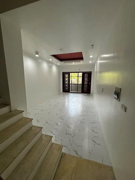 Cho thuê nhà làm CHDV Phố Hoàng Cầu, 5 tầng, 54m2, mt 4m, 6 ngủ, 26 triệu