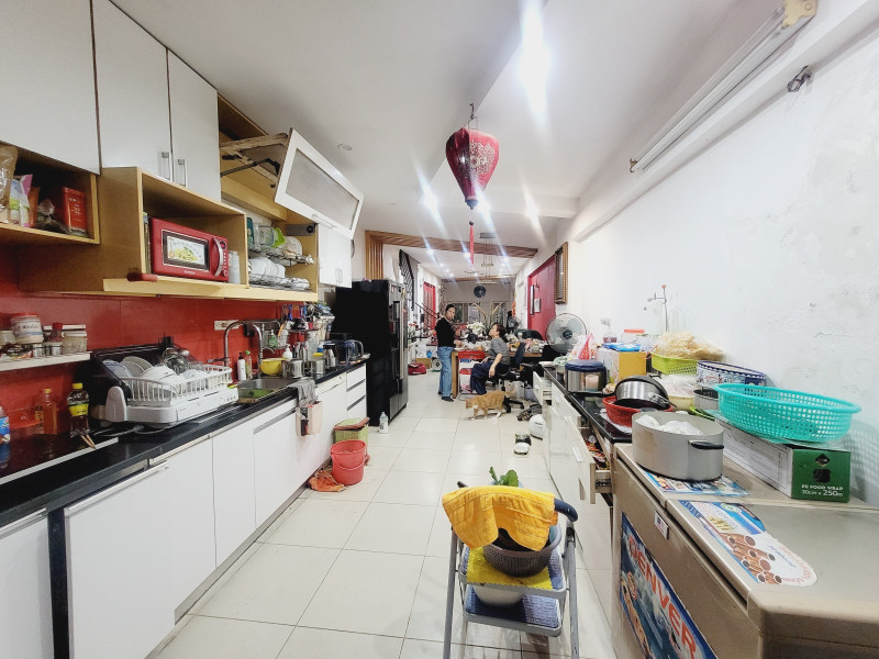 Bán nhà Hoàng Cầu (Đống Đa) 71/81mT1, 5 tầng, mt 3.4m, giá 17.9 tỷ