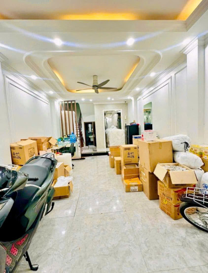 HIẾM Nhà Hoàng Cầu 50m Phân lô Ô tô Thông sàn kinh doanh Giá tốt