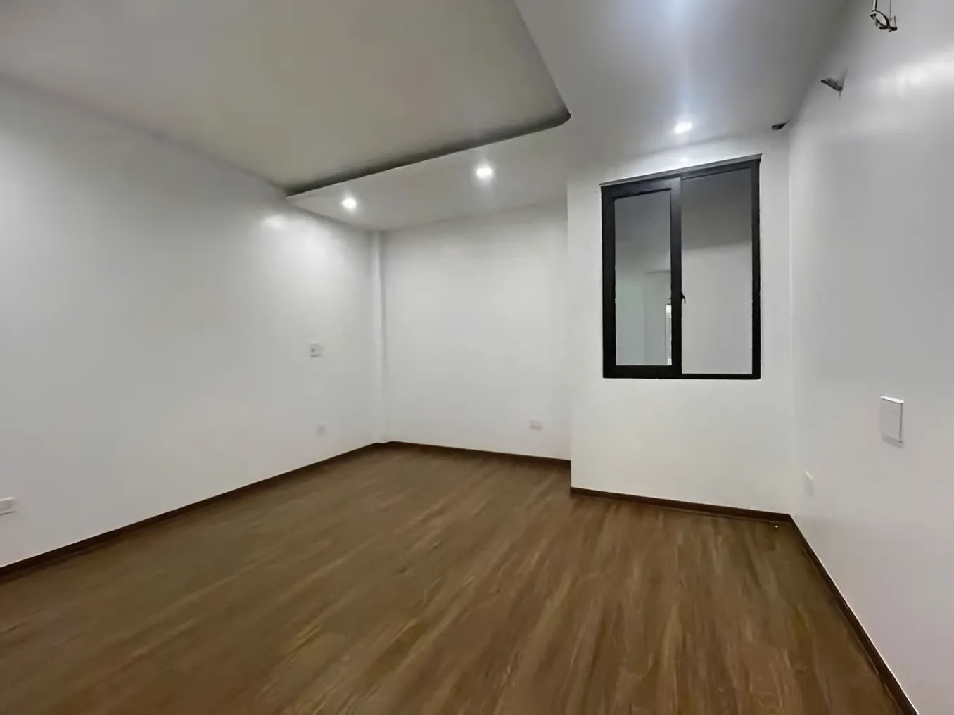 Siêu phẩm Hoàng Cầu, Đống Đa, 7 tầng thang máy mới xây ô tô đỗ cửa sát phố