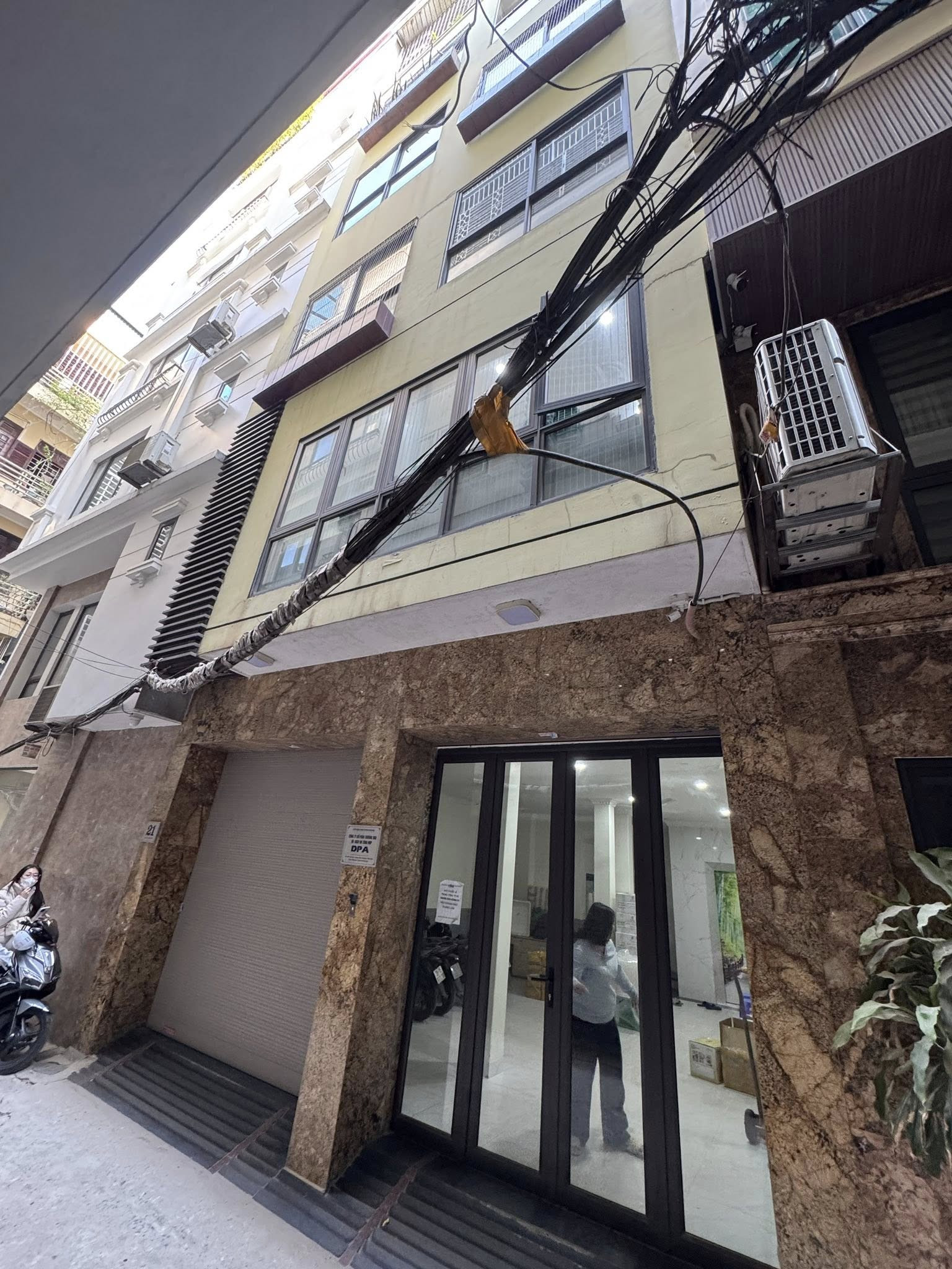 BÁN NHÀ PHÂN LÔ ĐƯỜNG TRẦN QUANG DIỆU. 70M2 - 6 TẦNG. THANG MÁY.