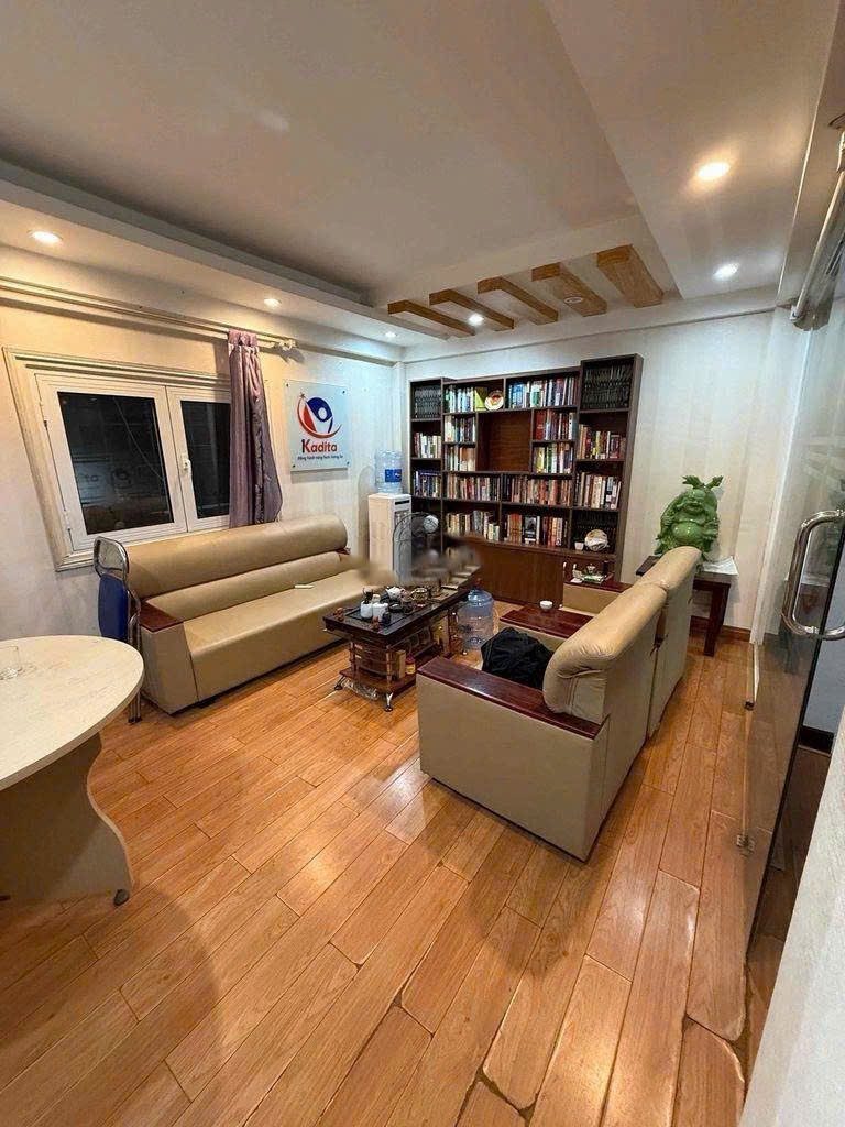 Cho Thuê Nhà Hoàng Cầu - Ô Chợ Dừa 68M² 4 Tầng 5 Ngủ - Full Nội Thất - Ở Kinh Doanh VP.. Ô Tô Vào Nhà - Giá Thuê 25tr